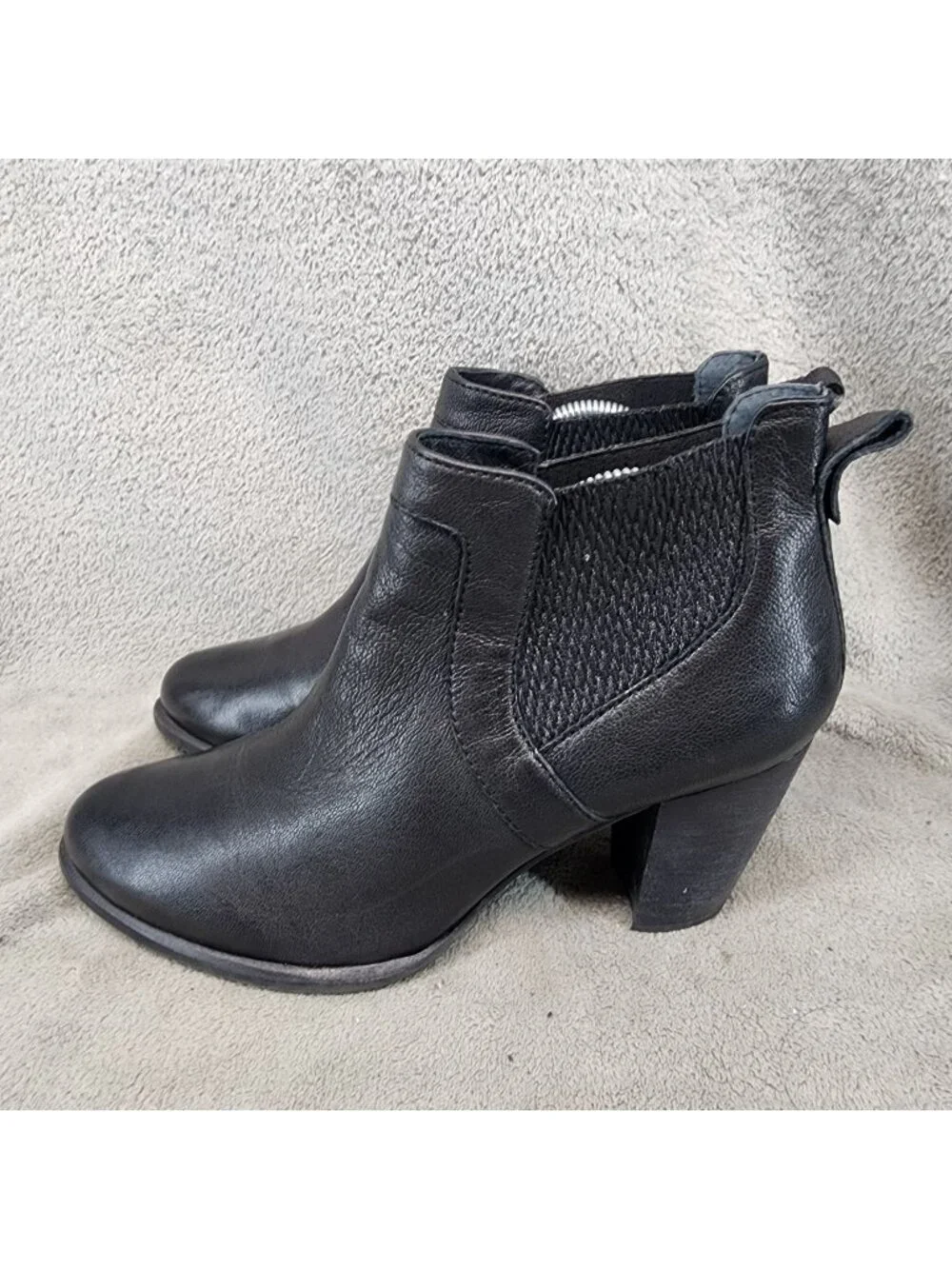 UGG Shoes Womens Size 11 Black Leather Cobie Chelsea Ankle Boots *Read*